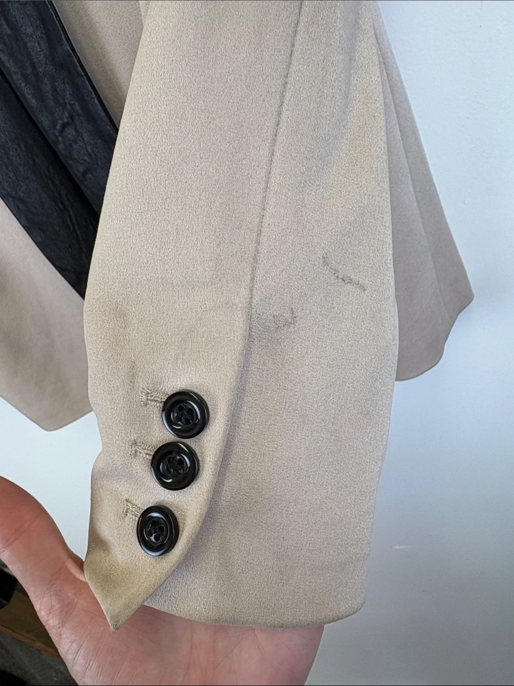 Alice And Olivia Jacket Beige With Black Lamb skin Collar Size small
